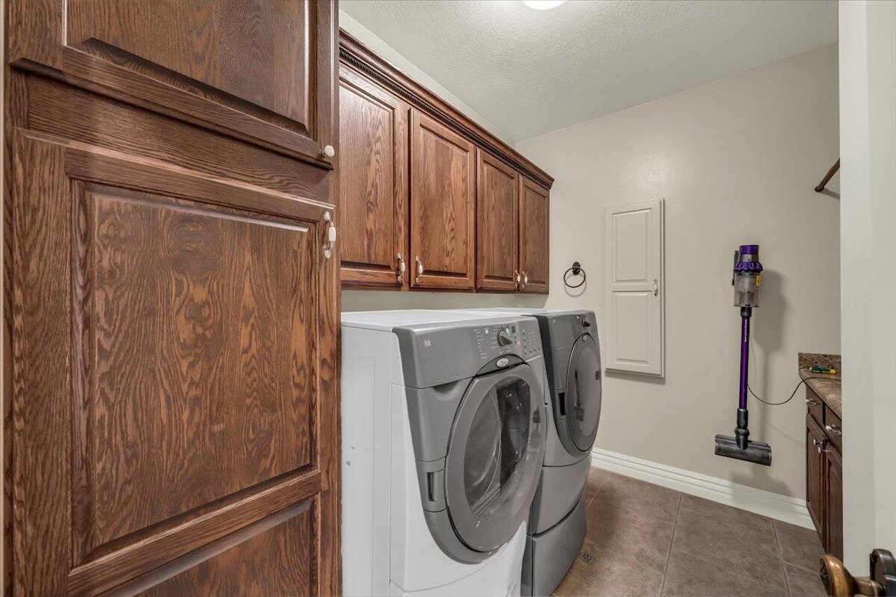 817 E Sonoran DR Washington, UT 84780 home for sale, MLS#25-267576 - Erika Rogers Photo 10