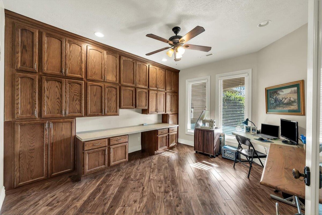 817 E Sonoran DR Washington, UT 84780 home for sale, MLS#25-267576 - Erika Rogers Photo 13