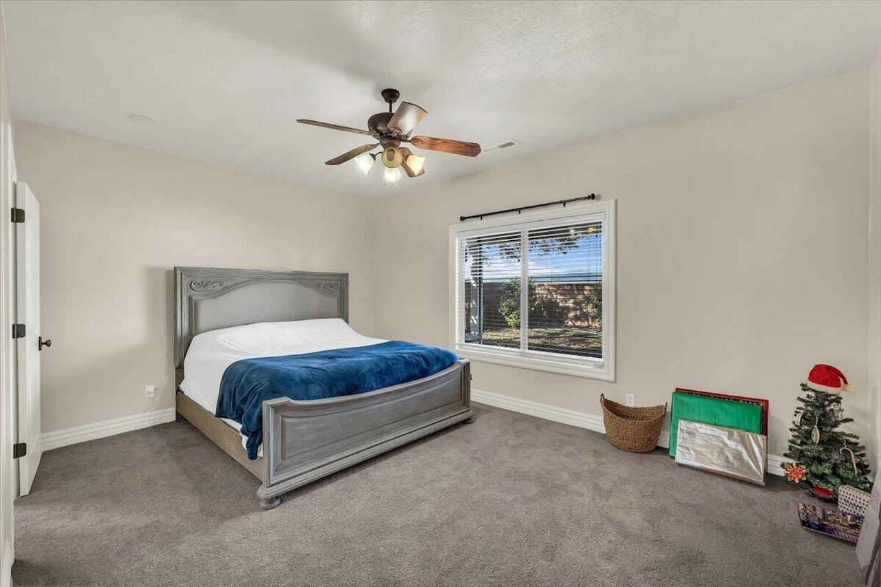 817 E Sonoran DR Washington, UT 84780 home for sale, MLS#25-267576 - Erika Rogers Photo 20