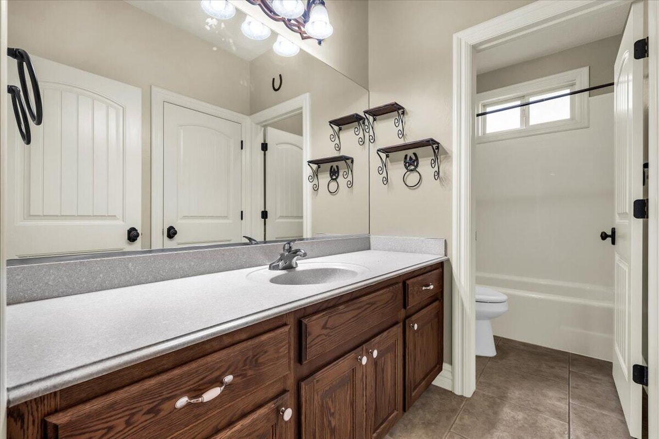 817 E Sonoran DR Washington, UT 84780 home for sale, MLS#25-267576 - Erika Rogers Photo 22