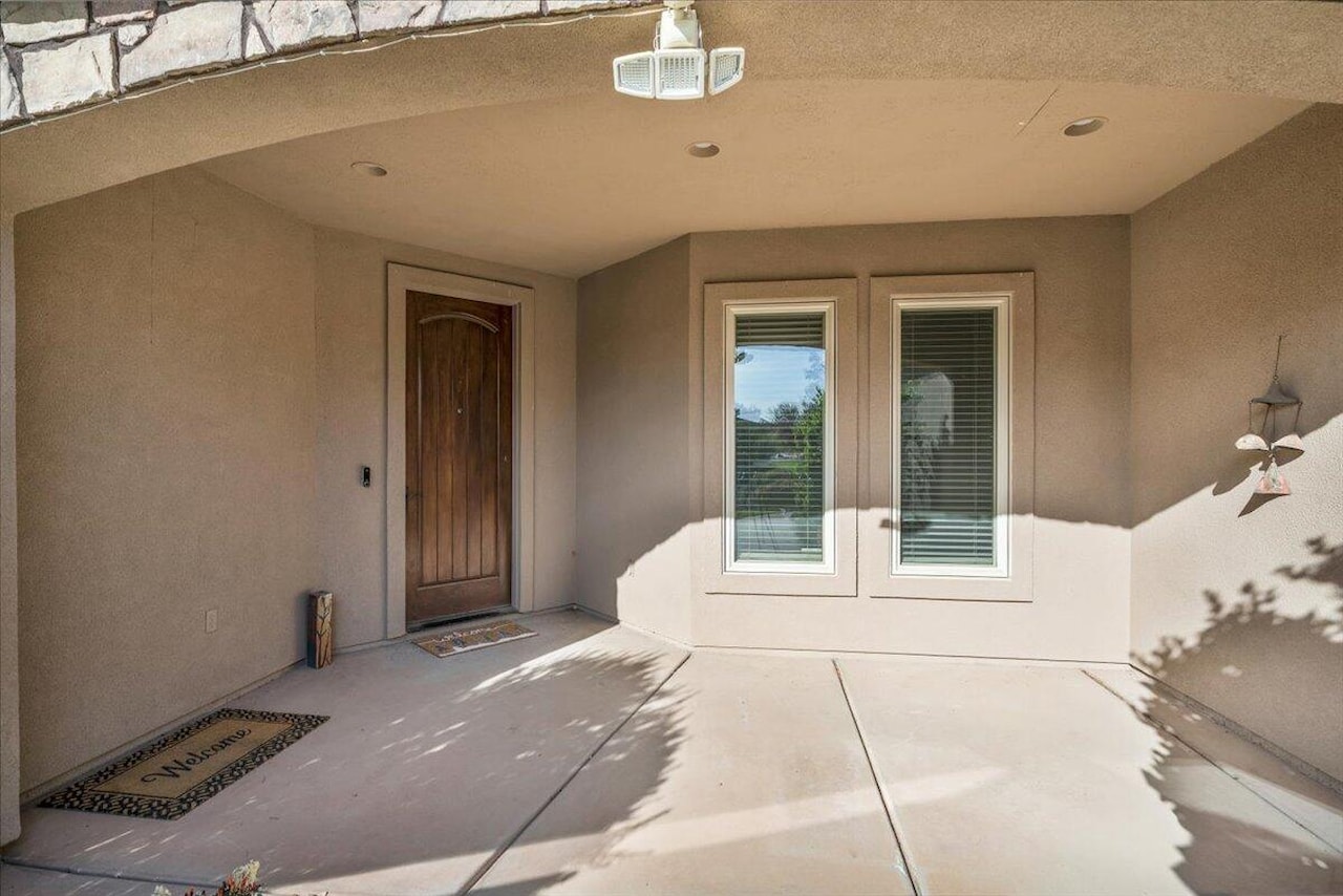 817 E Sonoran DR Washington, UT 84780 home for sale, MLS#25-267576 - Erika Rogers Photo 25