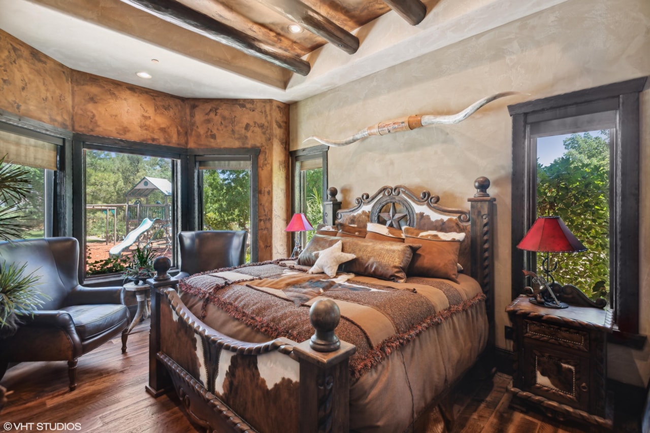 90 W Triple Crown LN Washington, UT 84780 home for sale, MLS#25-267577 - Erika Rogers Photo 21