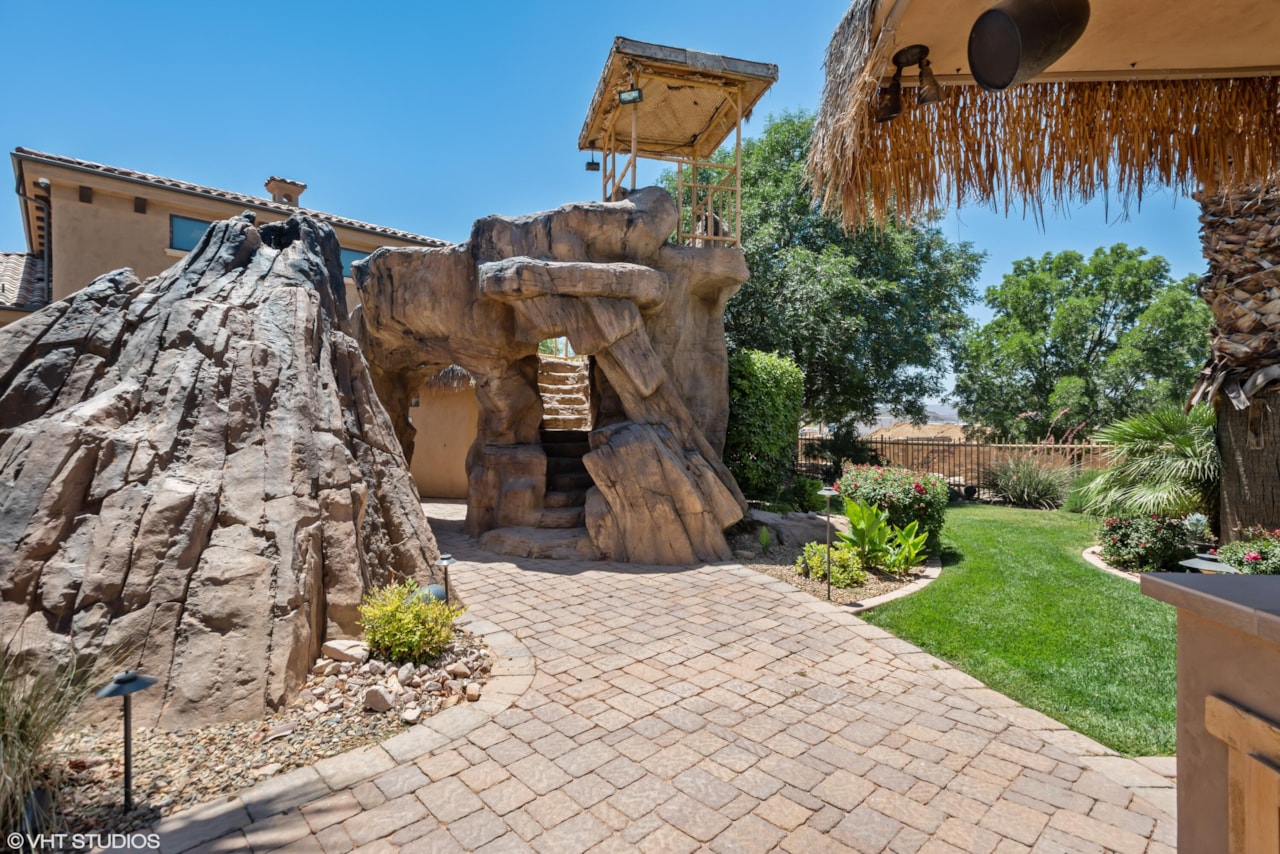 90 W Triple Crown LN Washington, UT 84780 home for sale, MLS#25-267577 - Erika Rogers Photo 43