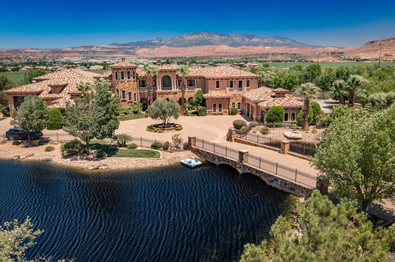 90 W Triple Crown LN Washington, UT 84780 home for sale, MLS#25-267577 - Erika Rogers Photo 53