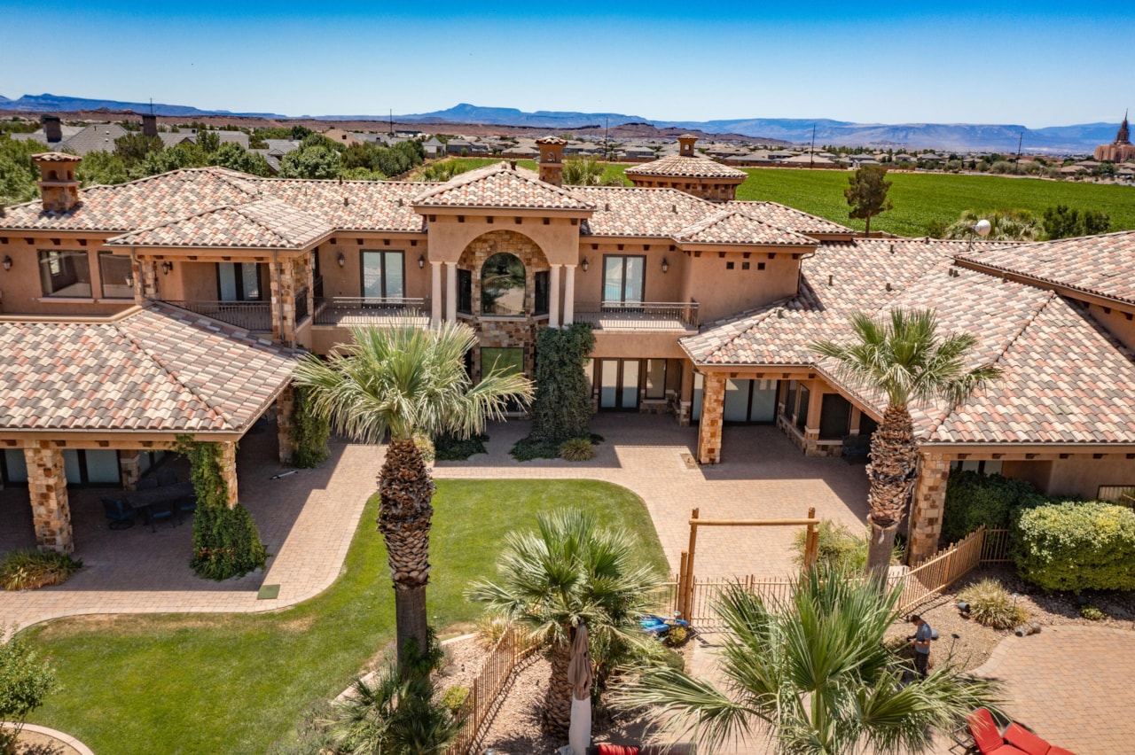 90 W Triple Crown LN Washington, UT 84780 home for sale, MLS#25-267577 - Erika Rogers Photo 55