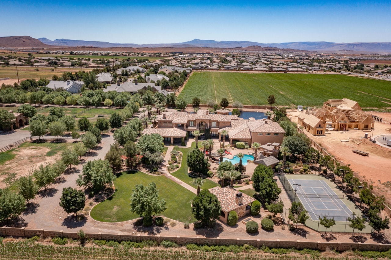 90 W Triple Crown LN Washington, UT 84780 home for sale, MLS#25-267577 - Erika Rogers Photo 57