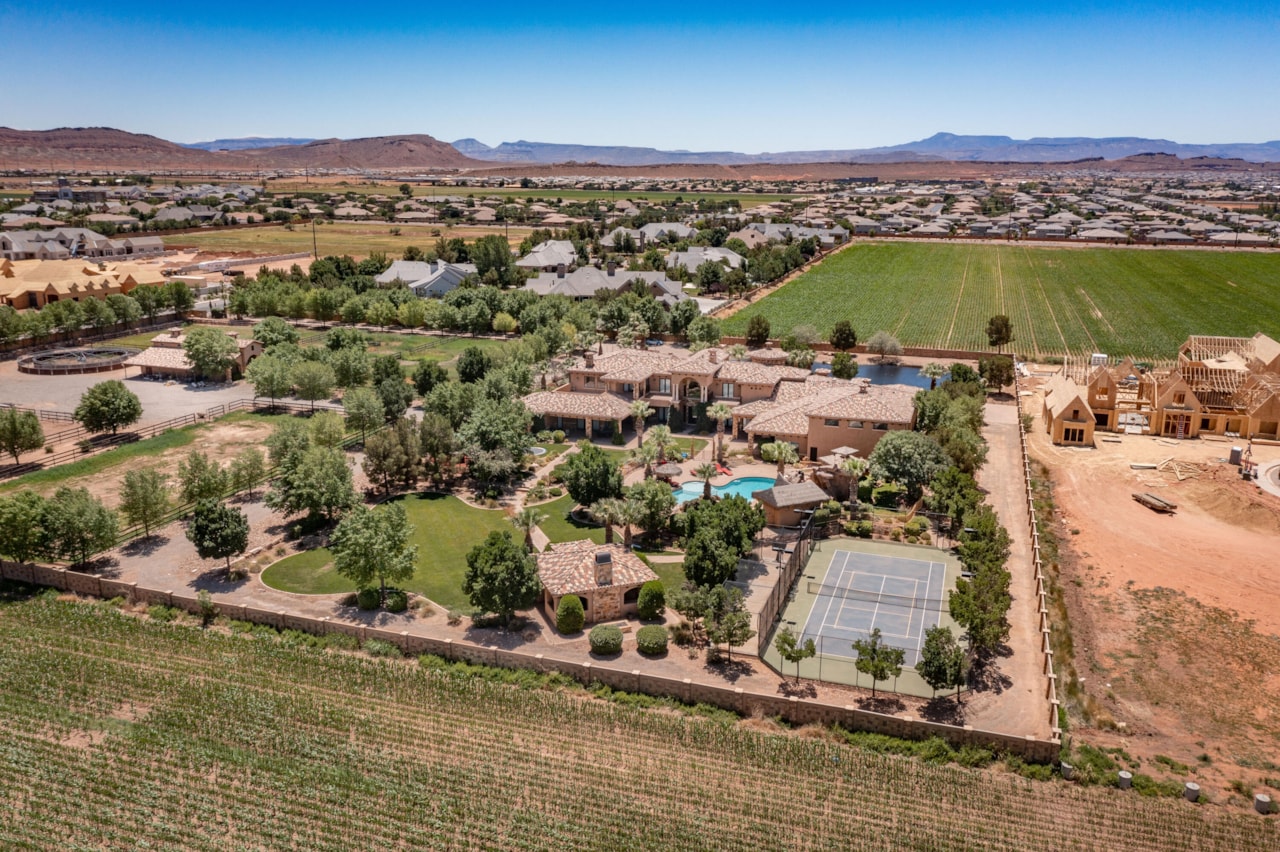 90 W Triple Crown LN Washington, UT 84780 home for sale, MLS#25-267577 - Erika Rogers Photo 58