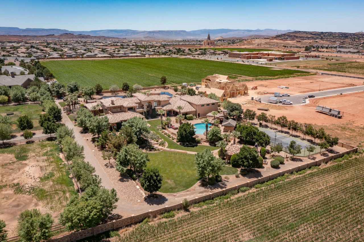 90 W Triple Crown LN Washington, UT 84780 home for sale, MLS#25-267577 - Erika Rogers Photo 59