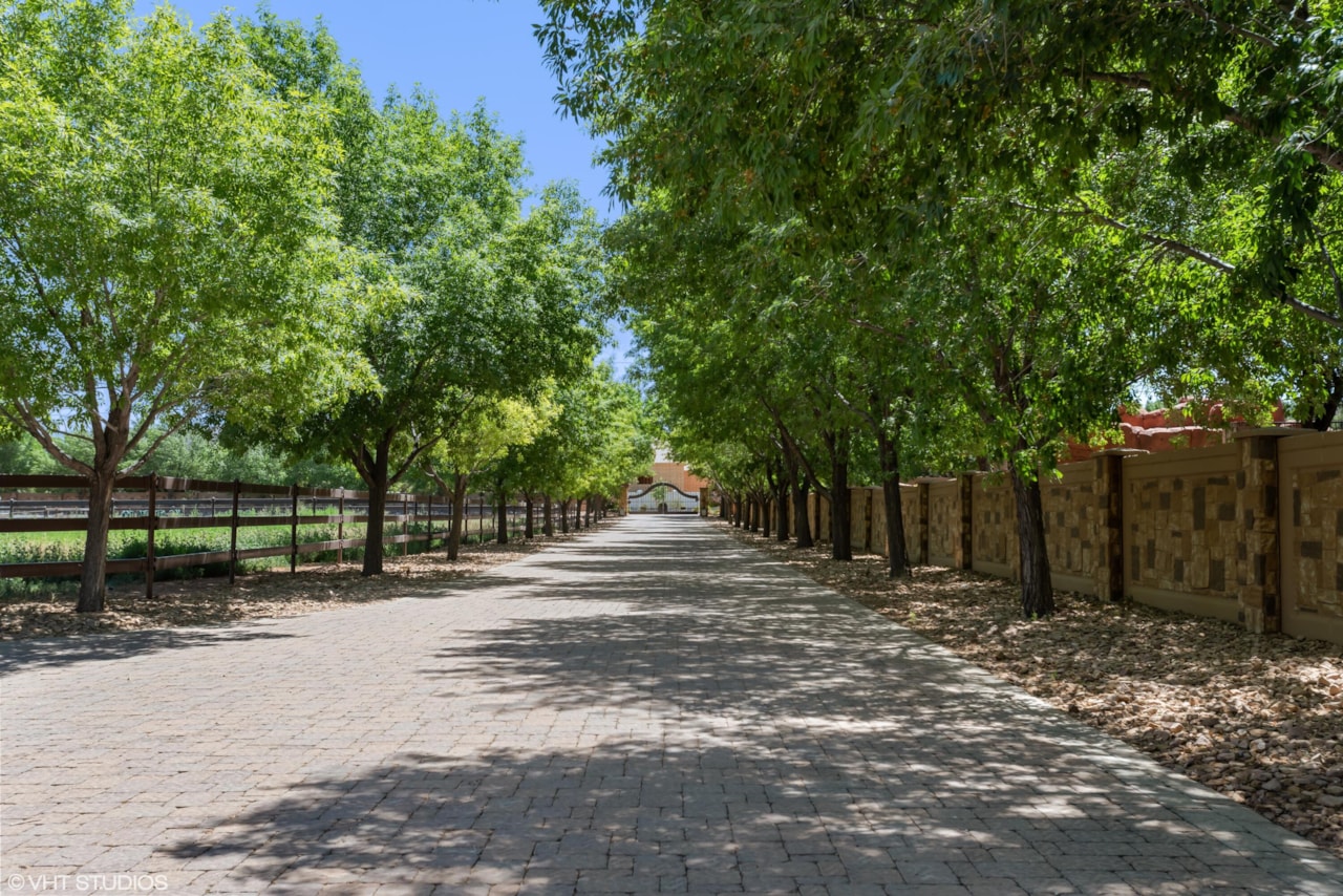 90 W Triple Crown LN Washington, UT 84780 home for sale, MLS#25-267577 - Erika Rogers Photo 67