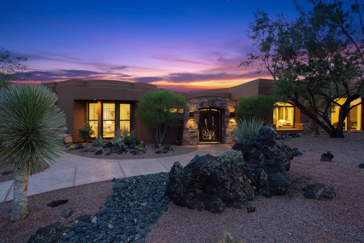 2763 Chaco Trl St George, UT 84770 home for sale, MLS#25-264336 - Erika Rogers