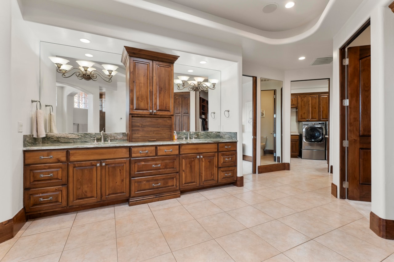 2763 Chaco Trl St George, UT 84770 home for sale, MLS#25-264336 - Erika Rogers Photo 20