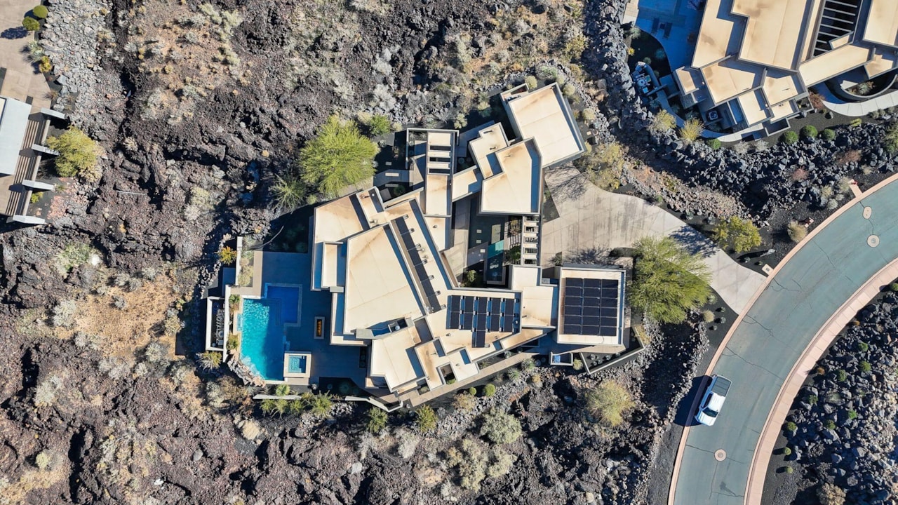 2442 N Kiva Trl St George, UT 84770 home for sale, MLS#25-267578 - Erika Rogers Photo 2