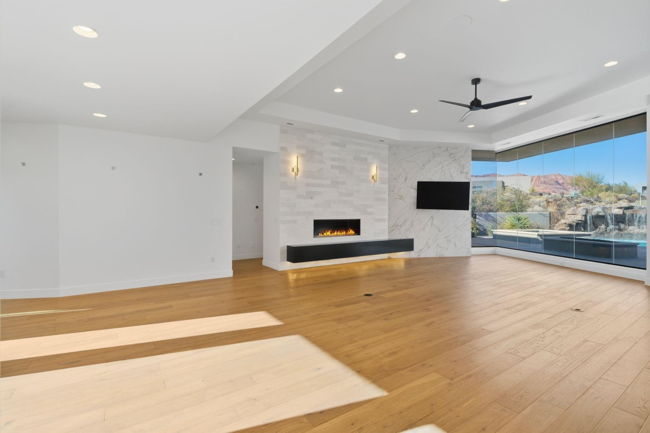 2442 N Kiva Trl St George, UT 84770 home for sale, MLS#25-267578 - Erika Rogers Photo 14