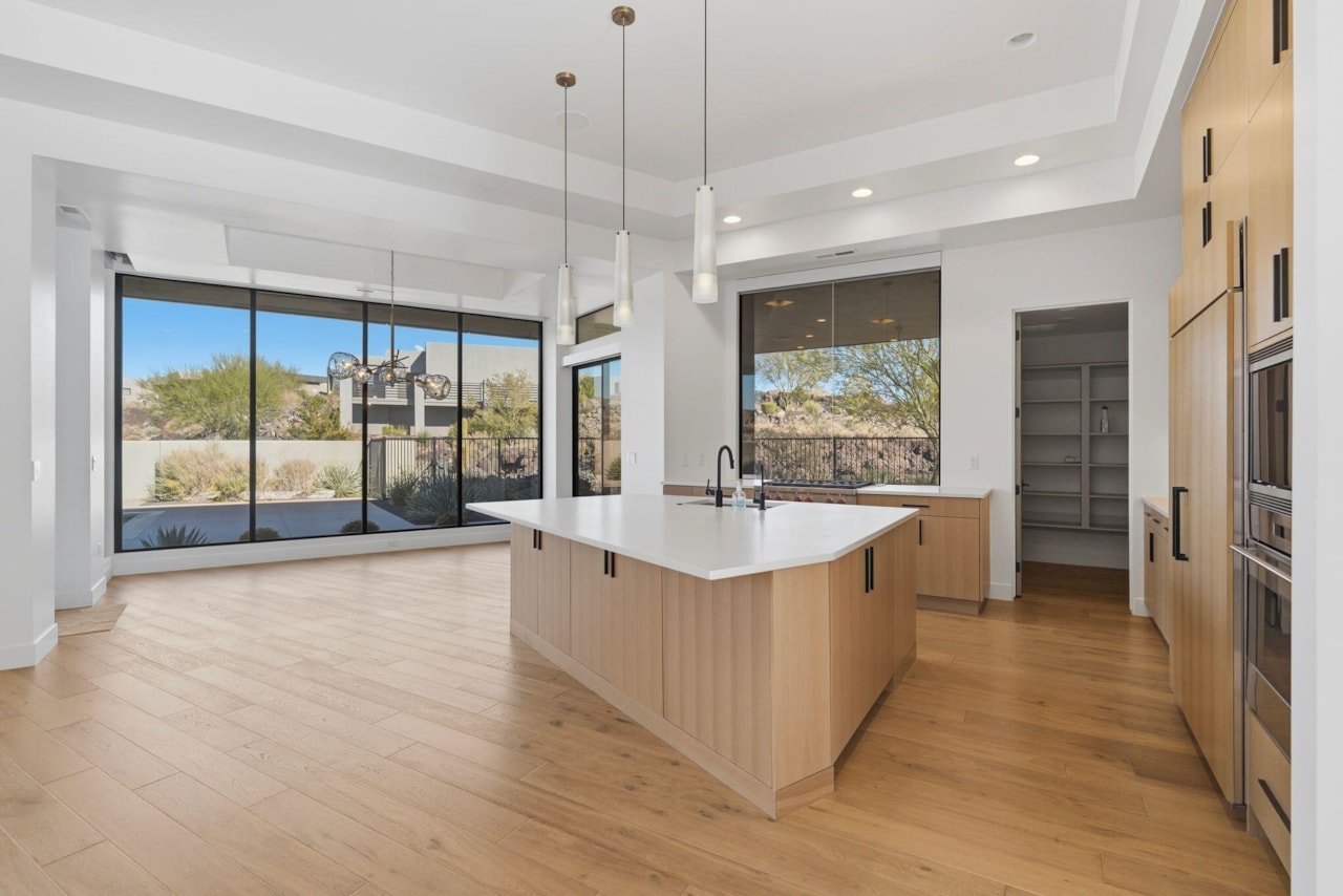 2442 N Kiva Trl St George, UT 84770 home for sale, MLS#25-267578 - Erika Rogers Photo 21