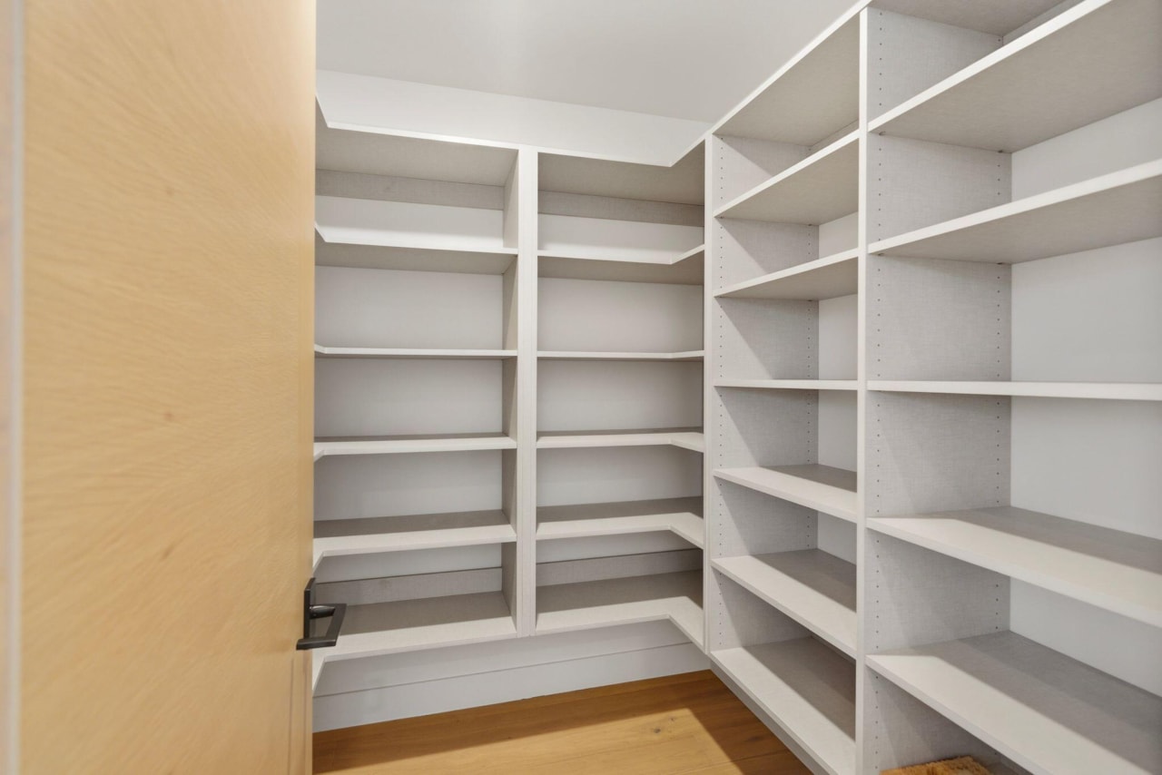 2442 N Kiva Trl St George, UT 84770 home for sale, MLS#25-267578 - Erika Rogers Photo 22