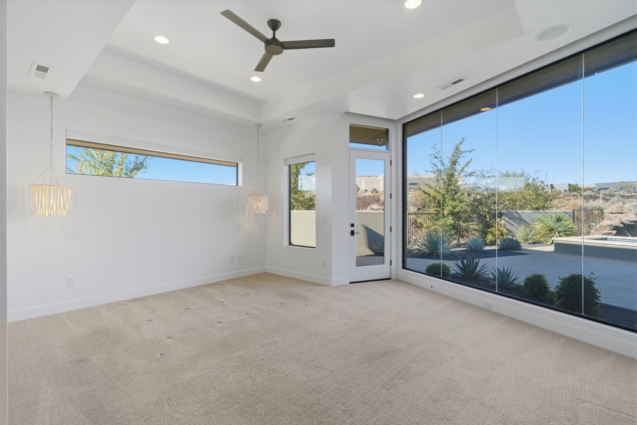 2442 N Kiva Trl St George, UT 84770 home for sale, MLS#25-267578 - Erika Rogers Photo 25