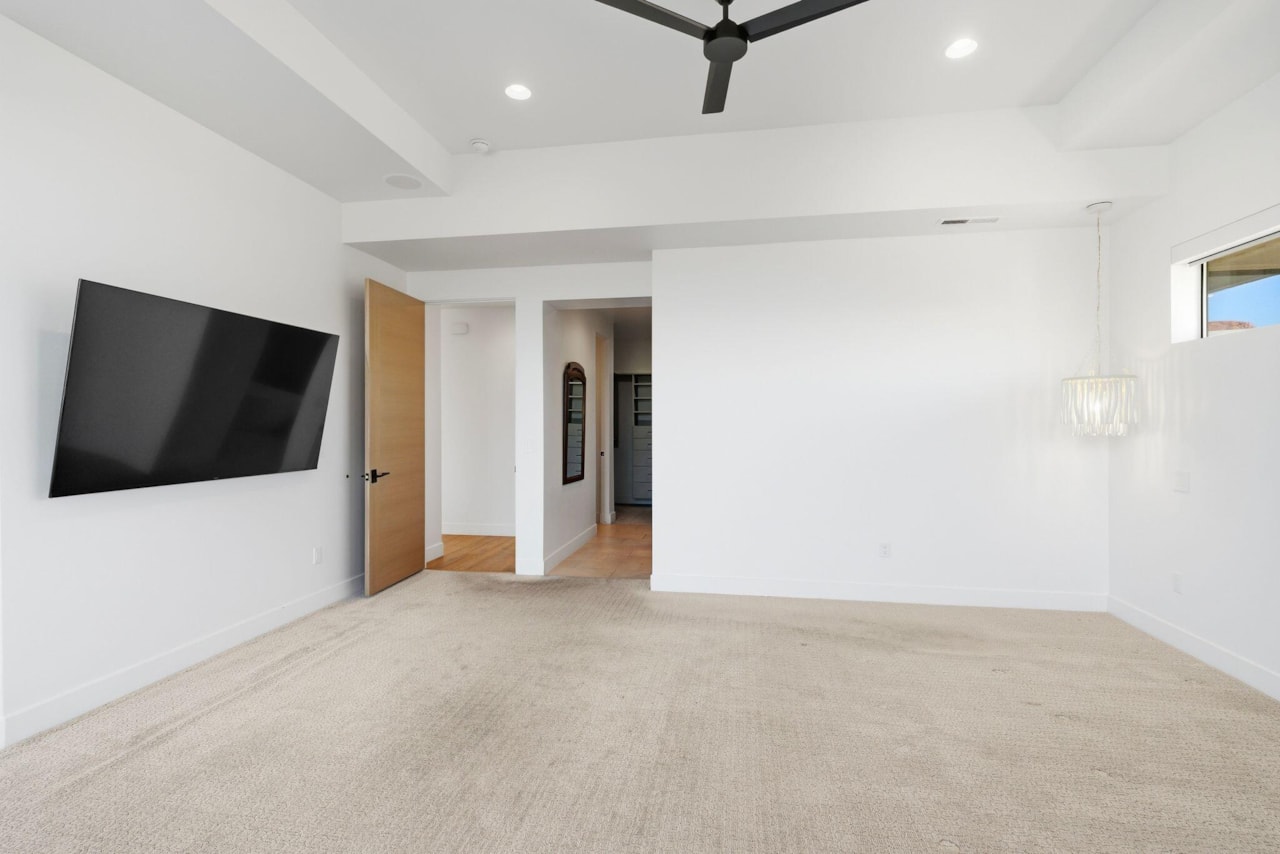 2442 N Kiva Trl St George, UT 84770 home for sale, MLS#25-267578 - Erika Rogers Photo 26