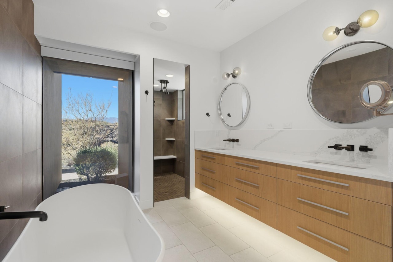 2442 N Kiva Trl St George, UT 84770 home for sale, MLS#25-267578 - Erika Rogers Photo 28