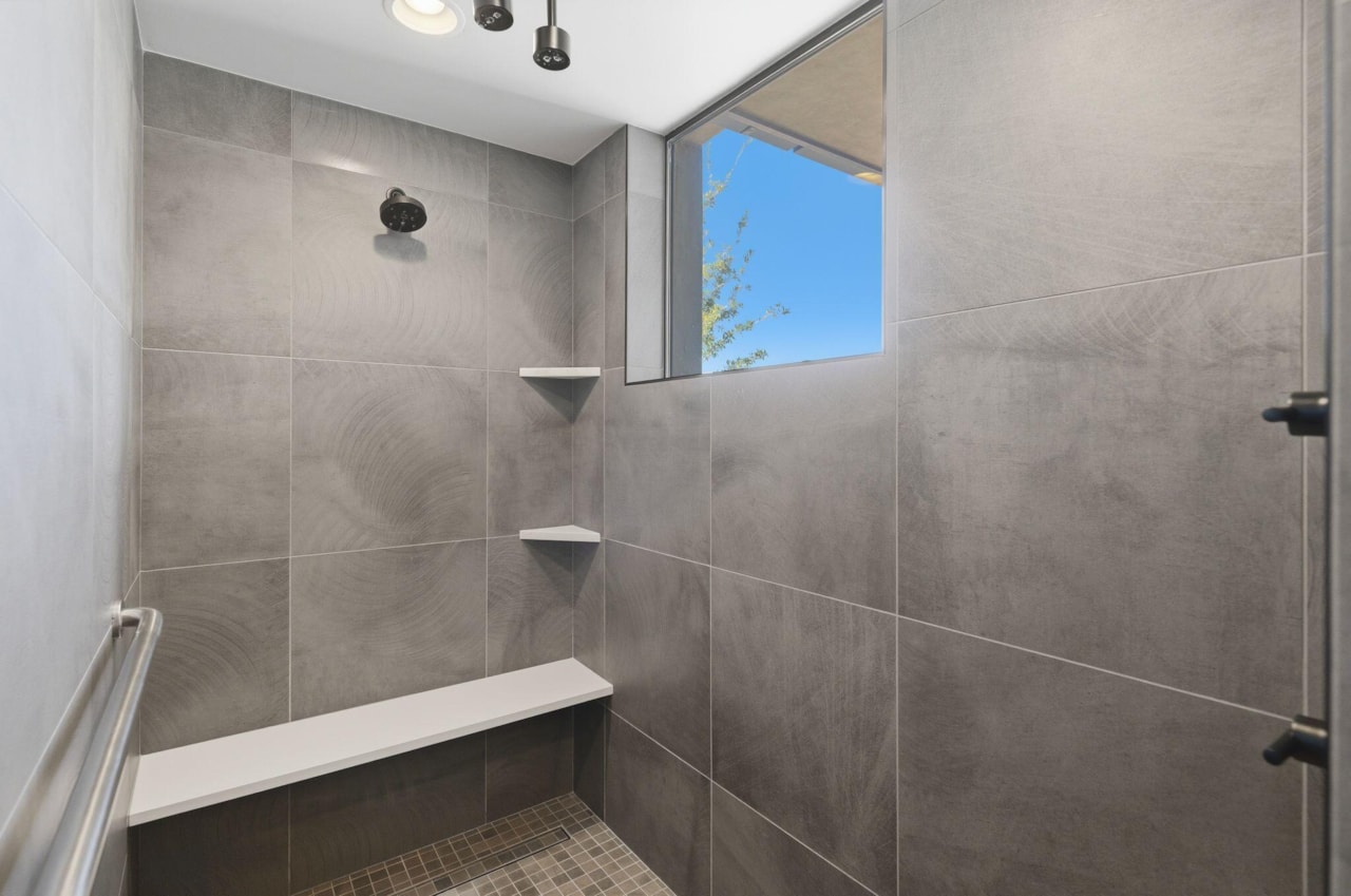 2442 N Kiva Trl St George, UT 84770 home for sale, MLS#25-267578 - Erika Rogers Photo 29