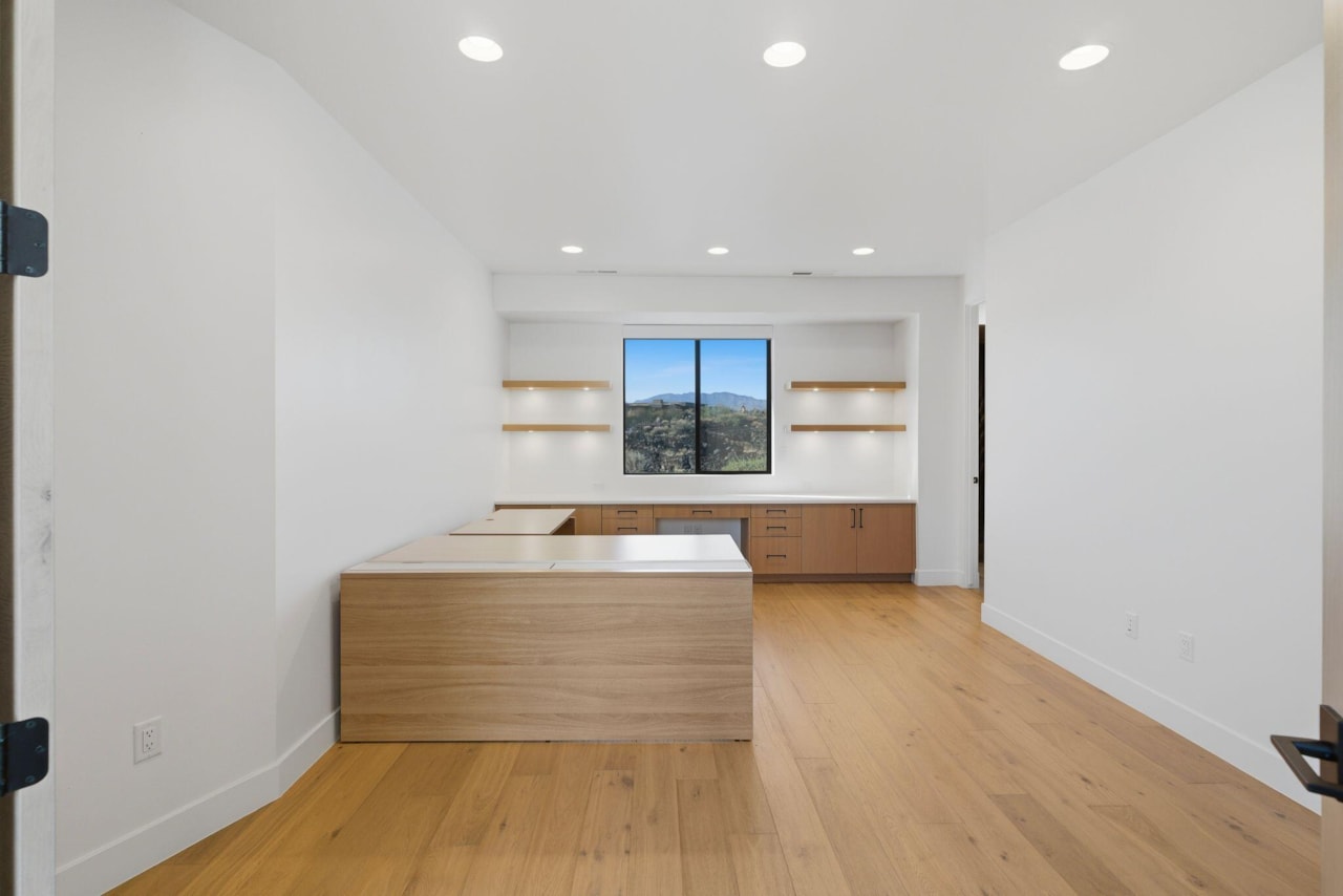 2442 N Kiva Trl St George, UT 84770 home for sale, MLS#25-267578 - Erika Rogers Photo 33