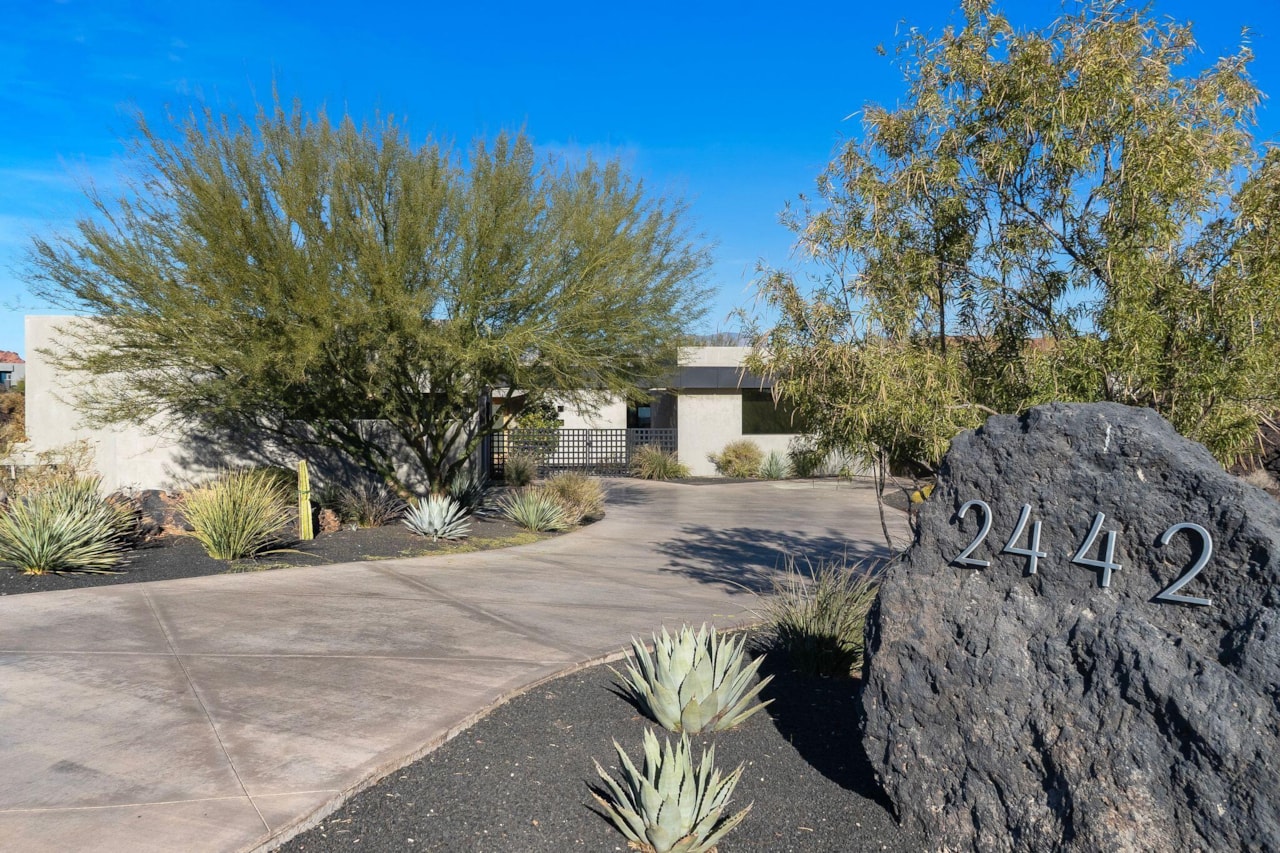 2442 N Kiva Trl St George, UT 84770 home for sale, MLS#25-267578 - Erika Rogers Photo 58