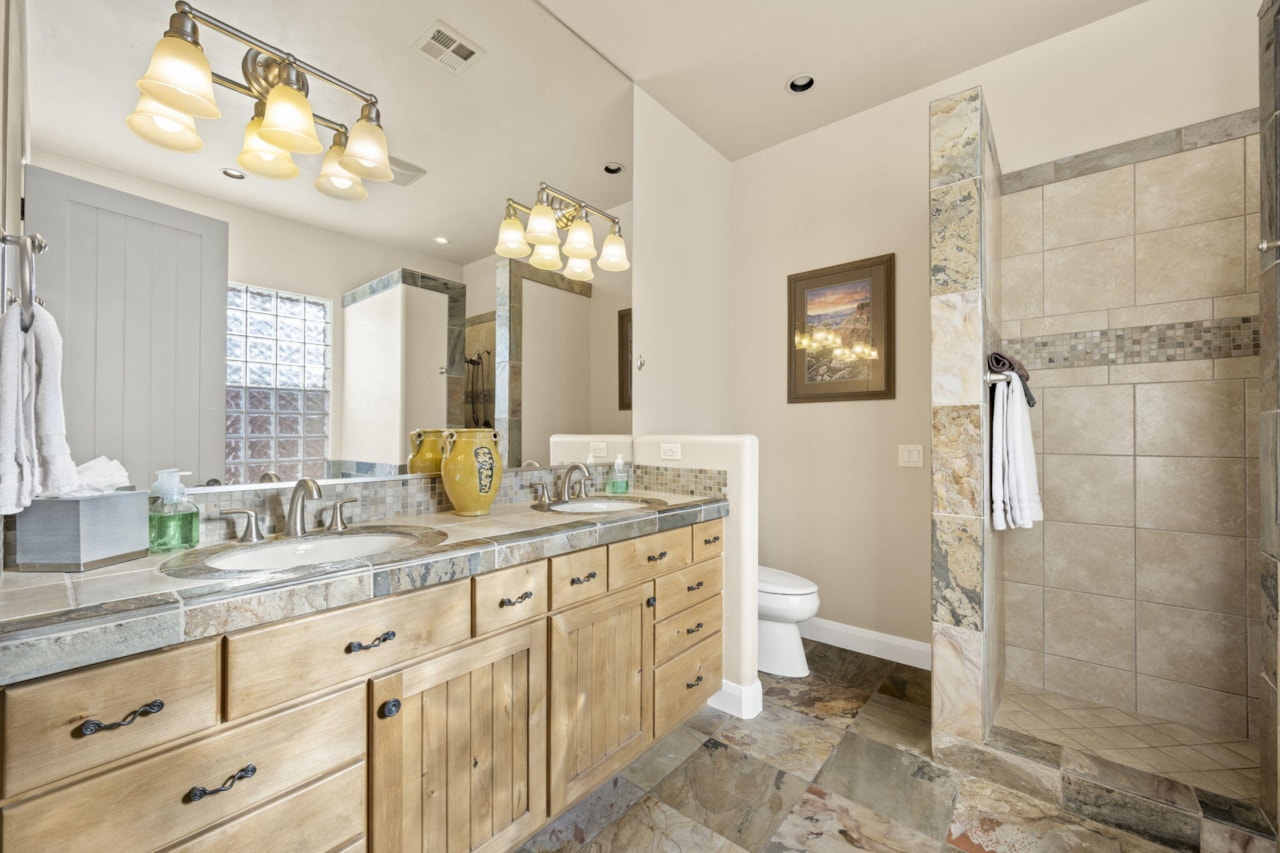 2590 Pioneer Parkway #UNIT 3 Santa Clara, UT 84765 home for sale, MLS#25-267248 - Erika Rogers Photo 19