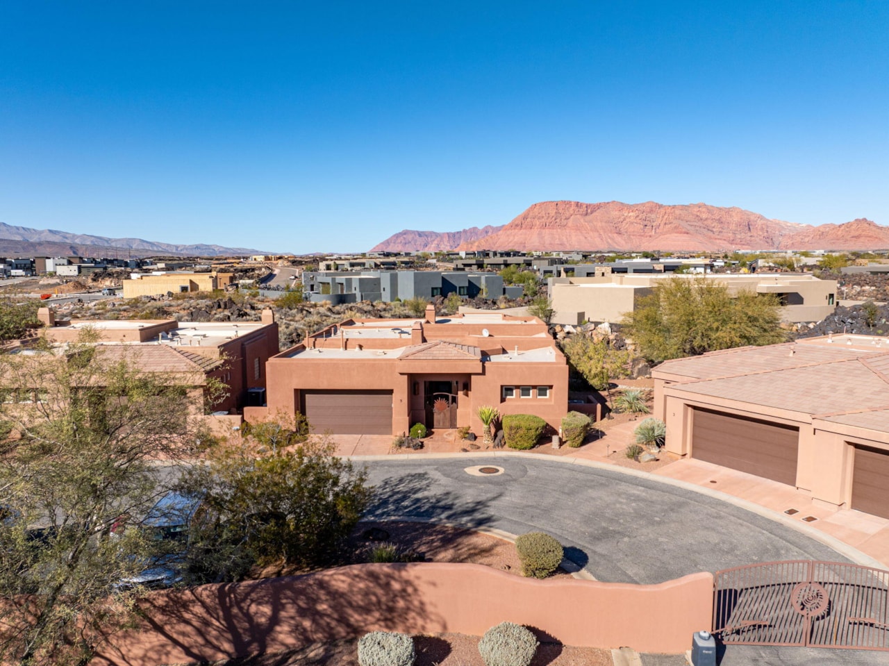 2590 Pioneer Parkway #UNIT 3 Santa Clara, UT 84765 home for sale, MLS#25-267248 - Erika Rogers Photo 33