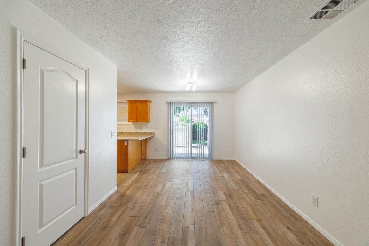 441 E Sunland #2 St George, UT 84790 home for sale, MLS#25-267585 - Erika Rogers Photo 5