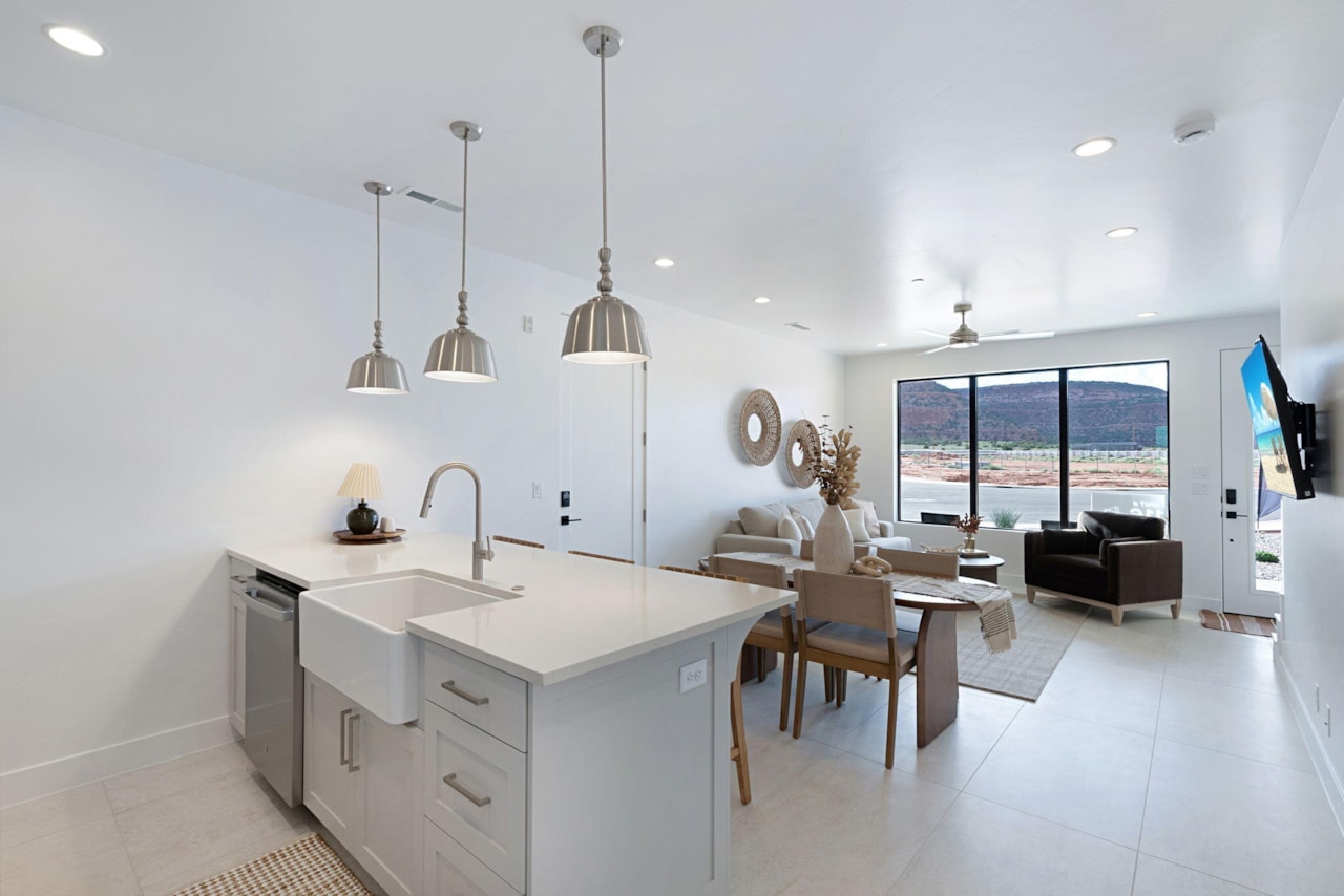 425 W Momori CIR #B2 Kanab, UT 84741 home for sale, MLS#25-267595 - Erika Rogers Photo 12