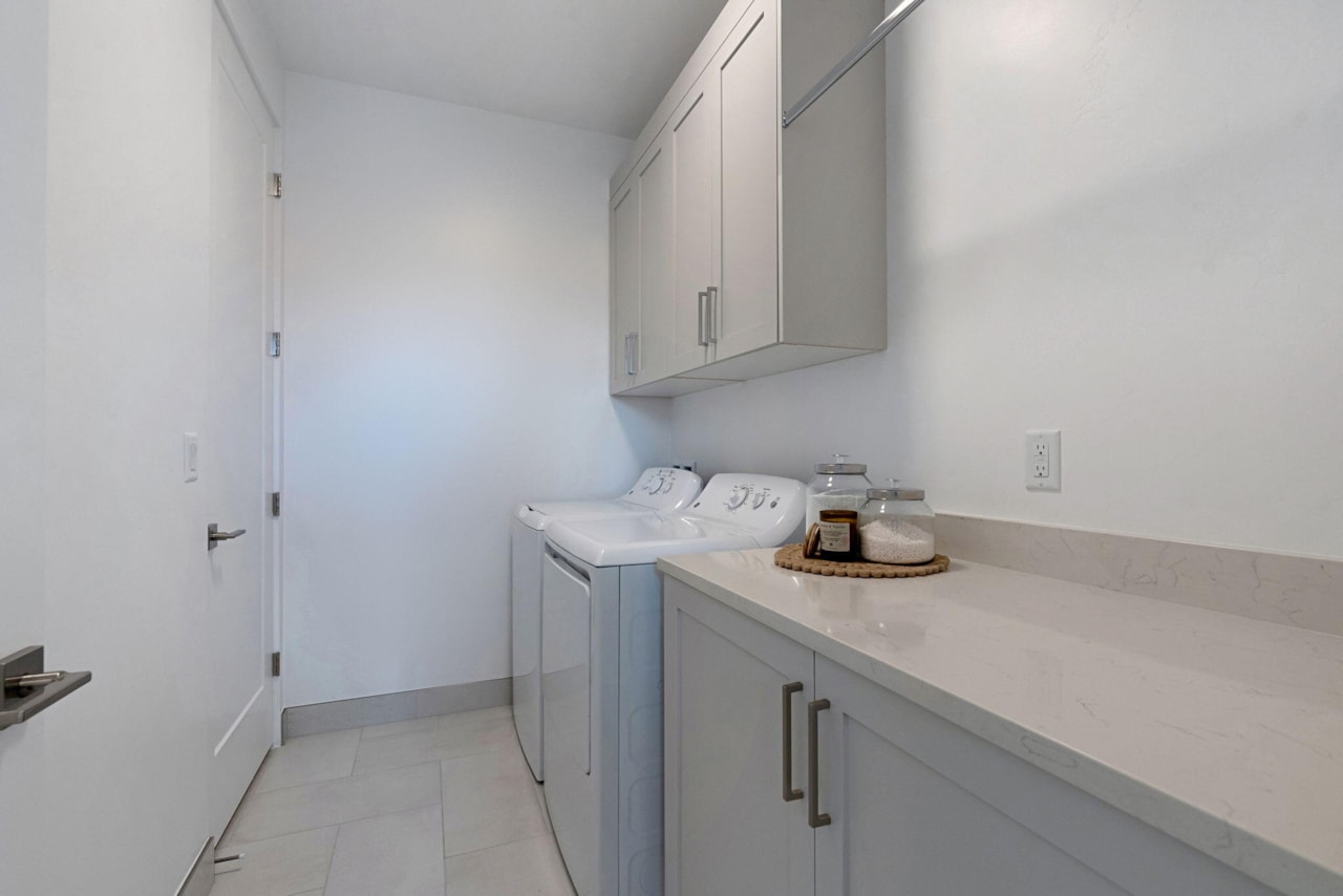 425 W Momori CIR #B2 Kanab, UT 84741 home for sale, MLS#25-267595 - Erika Rogers Photo 28