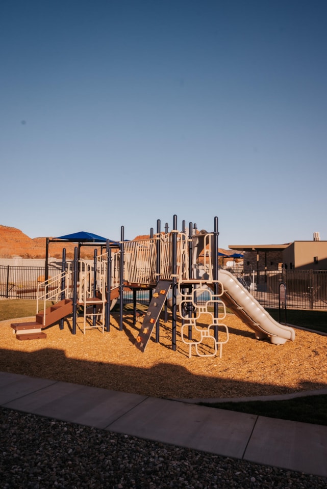 425 W Momori CIR #B2 Kanab, UT 84741 home for sale, MLS#25-267595 - Erika Rogers Photo 44