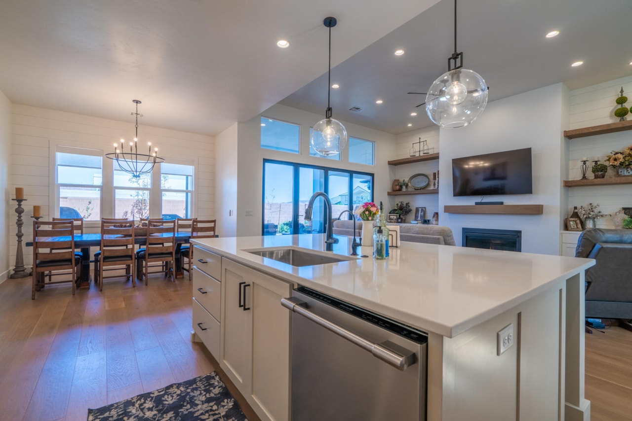 2027 S 3040 E  E St George, UT 84790 home for sale, MLS#25-267598 - Erika Rogers Photo 18