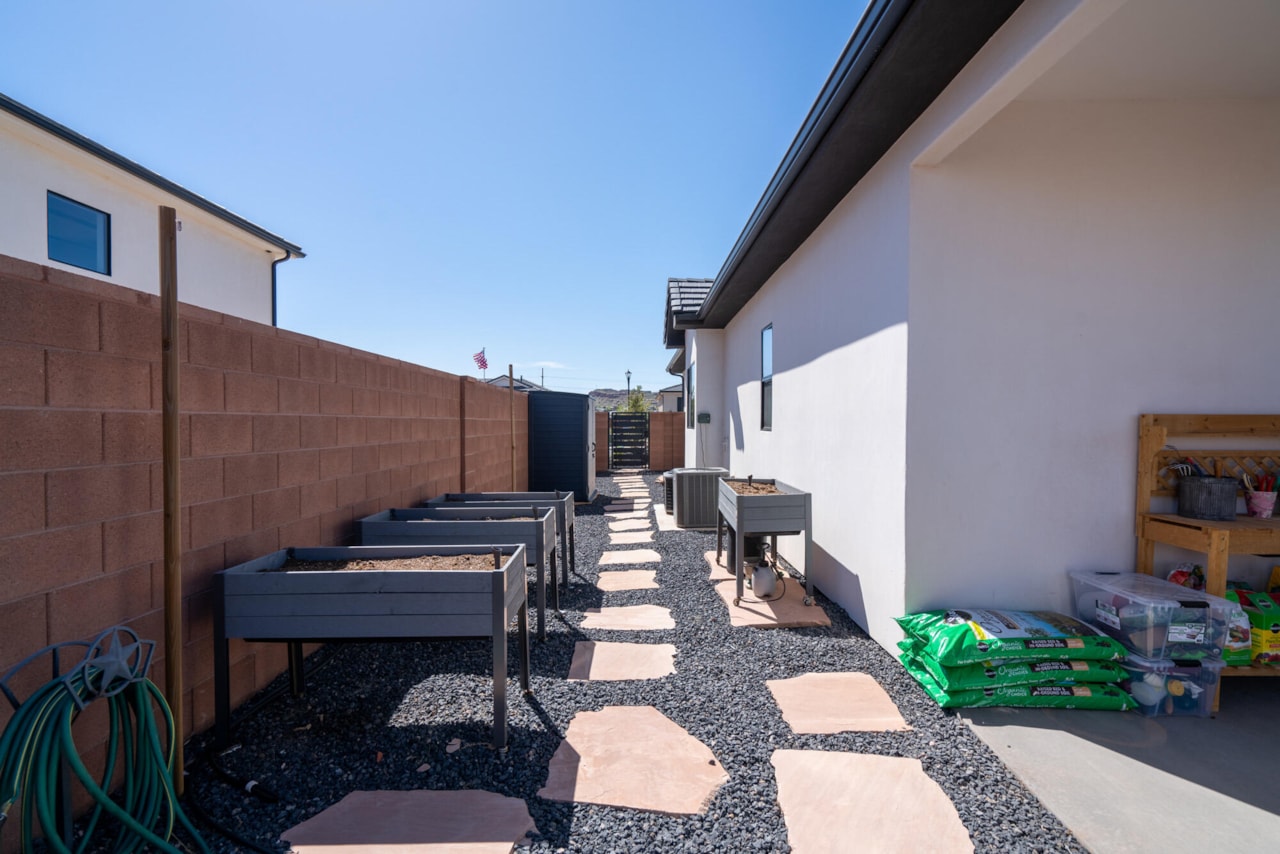 2027 S 3040 E  E St George, UT 84790 home for sale, MLS#25-267598 - Erika Rogers Photo 63