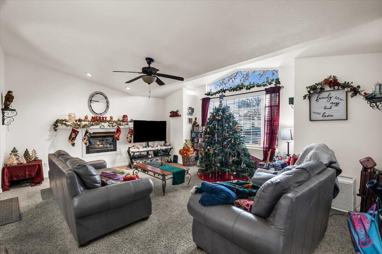 499 N 2070 E Cir  E St George, UT 84790 home for sale, MLS#25-267602 - Erika Rogers Photo 3