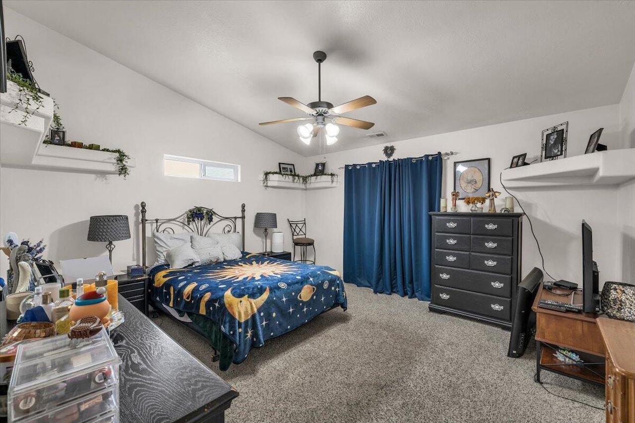 499 N 2070 E Cir  E St George, UT 84790 home for sale, MLS#25-267602 - Erika Rogers Photo 9