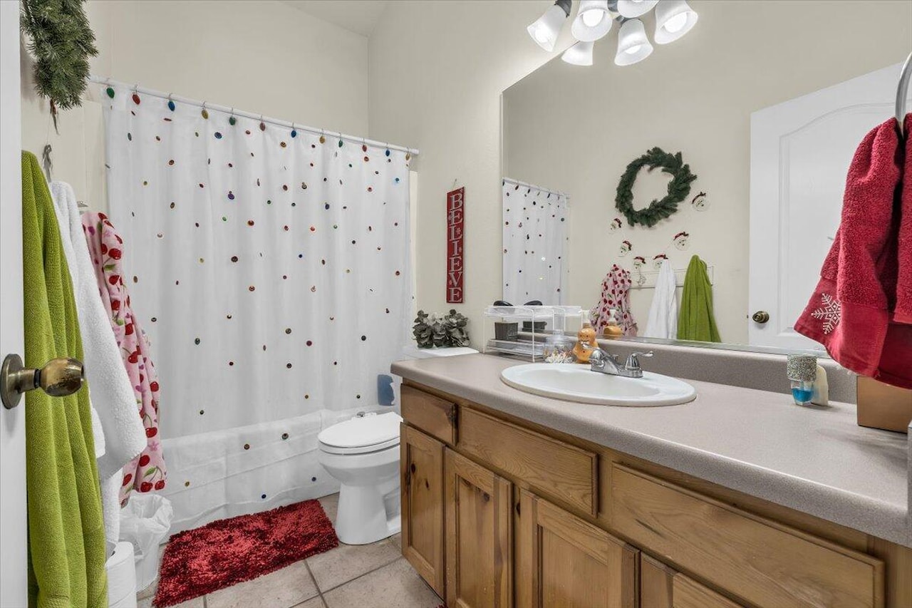 499 N 2070 E Cir  E St George, UT 84790 home for sale, MLS#25-267602 - Erika Rogers Photo 11