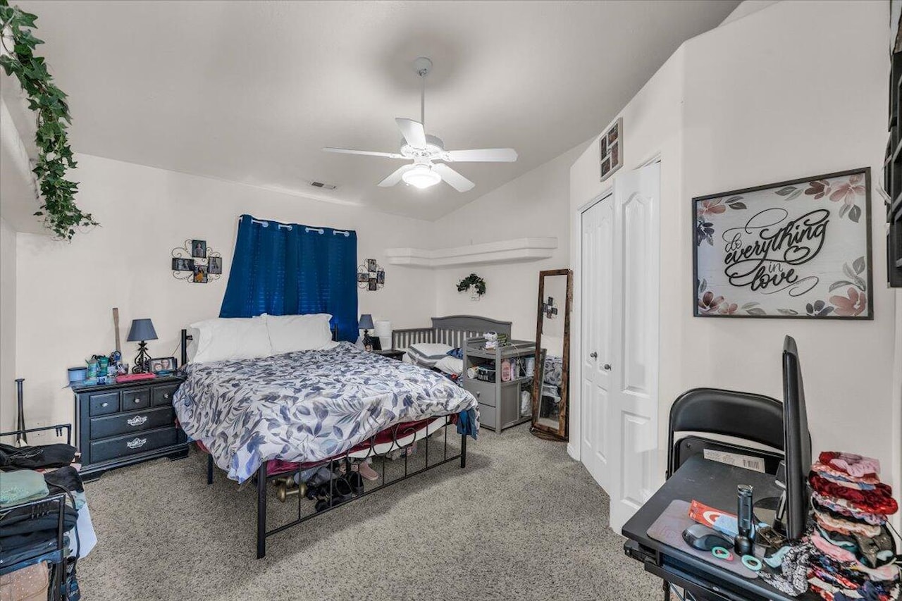 499 N 2070 E Cir  E St George, UT 84790 home for sale, MLS#25-267602 - Erika Rogers Photo 12