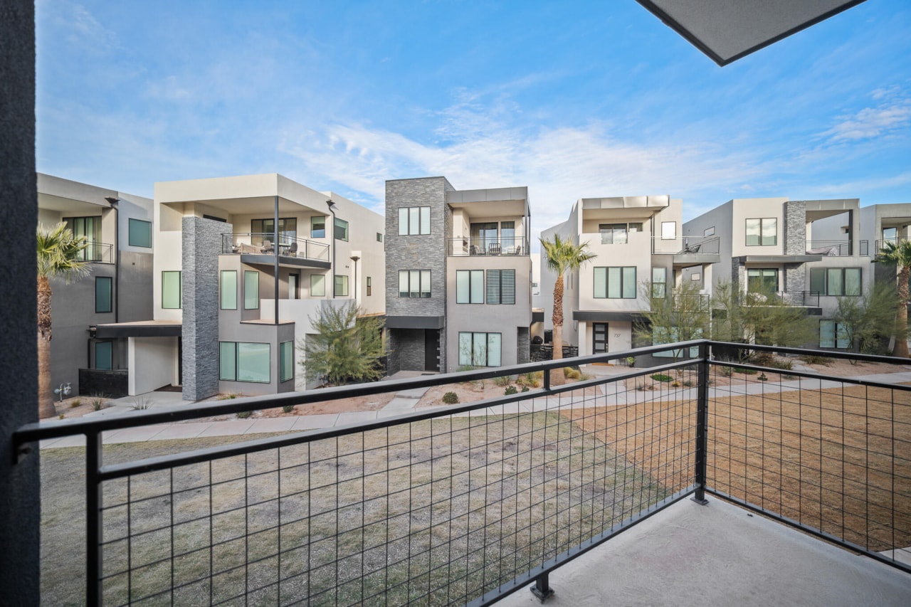 756 W Saphire LN St George, UT 84790 home for sale, MLS#25-267603 - Erika Rogers Photo 31