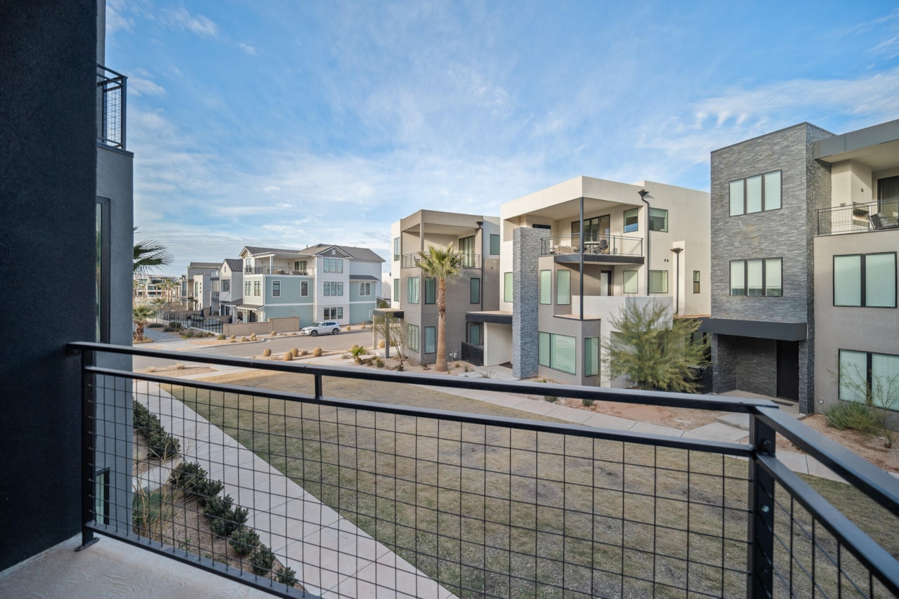 756 W Saphire LN St George, UT 84790 home for sale, MLS#25-267603 - Erika Rogers Photo 32