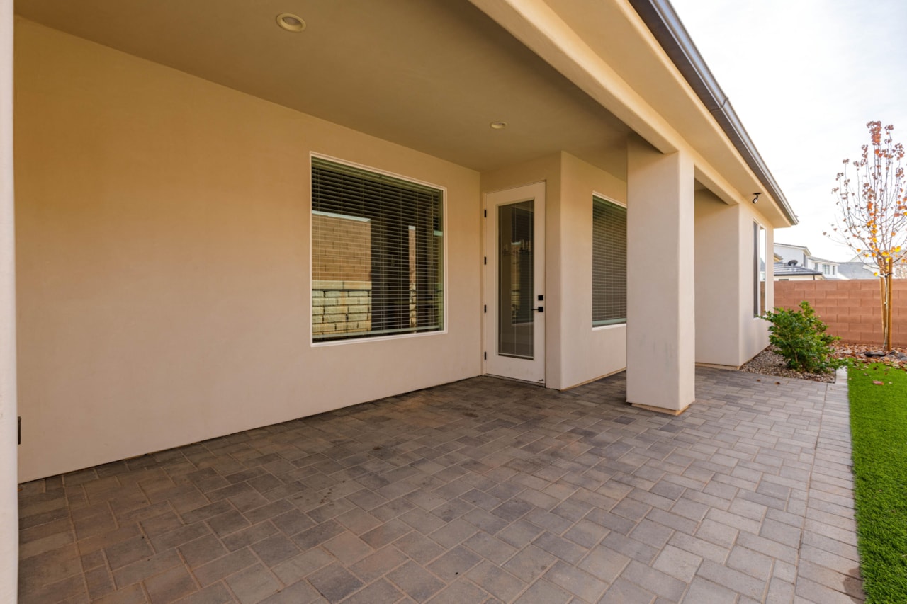 342 S Water Course DR Washington, UT 84780 home for sale, MLS#25-267611 - Erika Rogers Photo 35