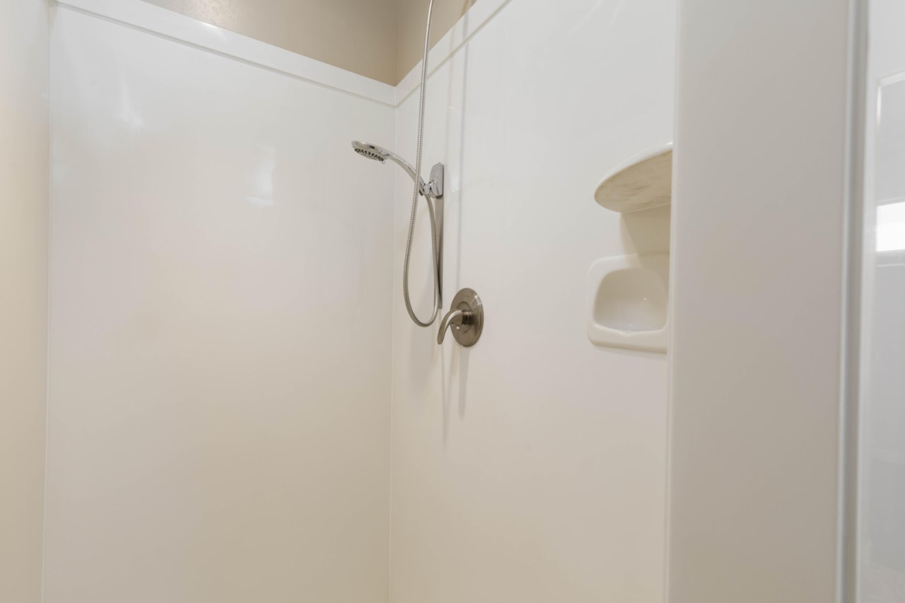 380 N 1660 CIR W St George, UT 84770 home for sale, MLS#25-267612 - Erika Rogers Photo 13