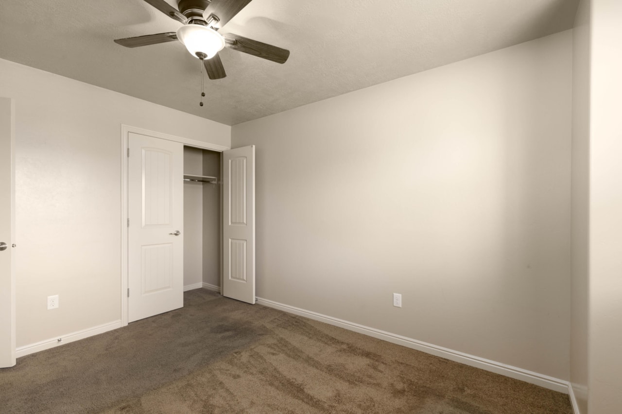 380 N 1660 CIR W St George, UT 84770 home for sale, MLS#25-267612 - Erika Rogers Photo 20