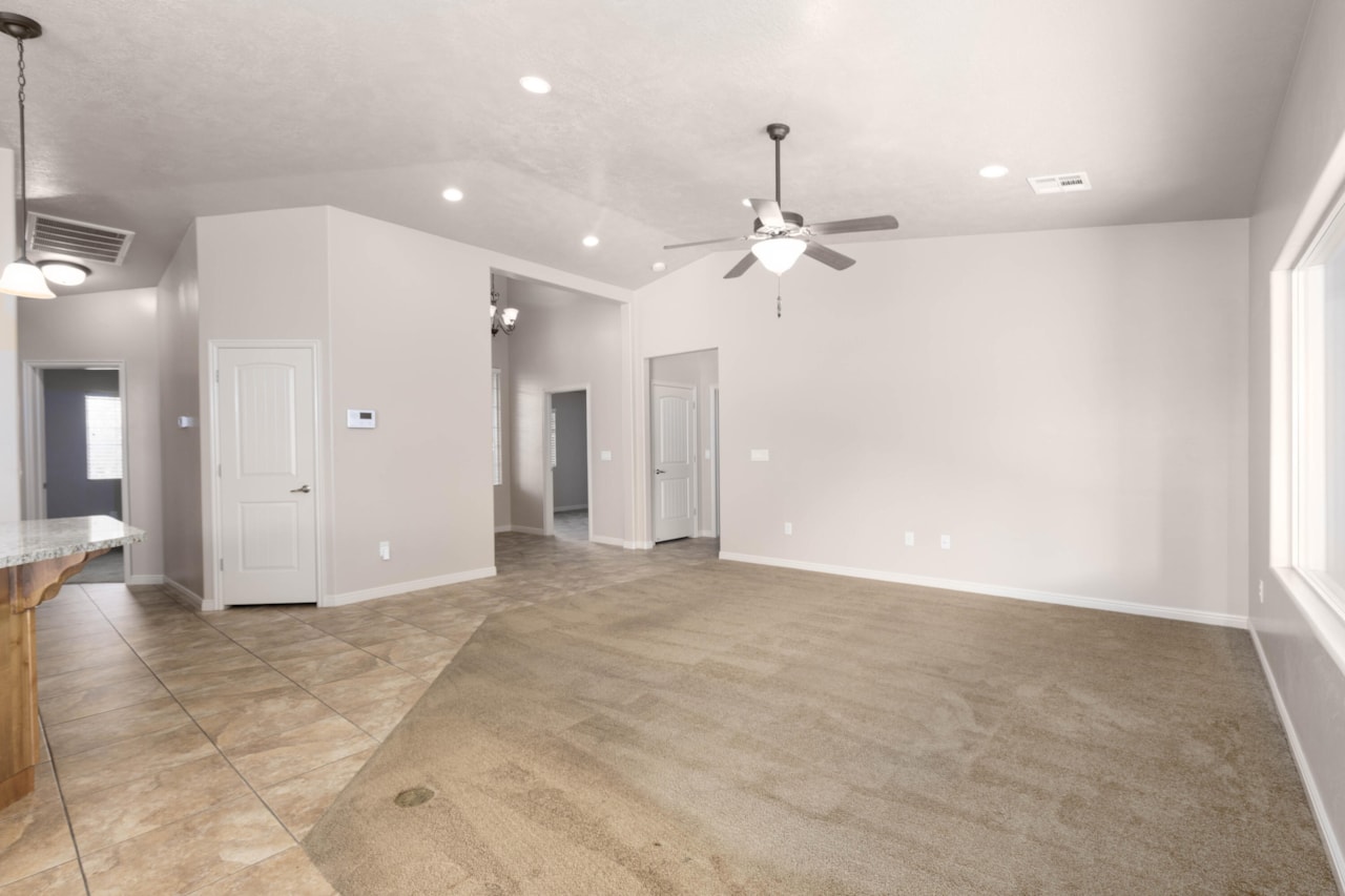 380 N 1660 CIR W St George, UT 84770 home for sale, MLS#25-267612 - Erika Rogers Photo 23