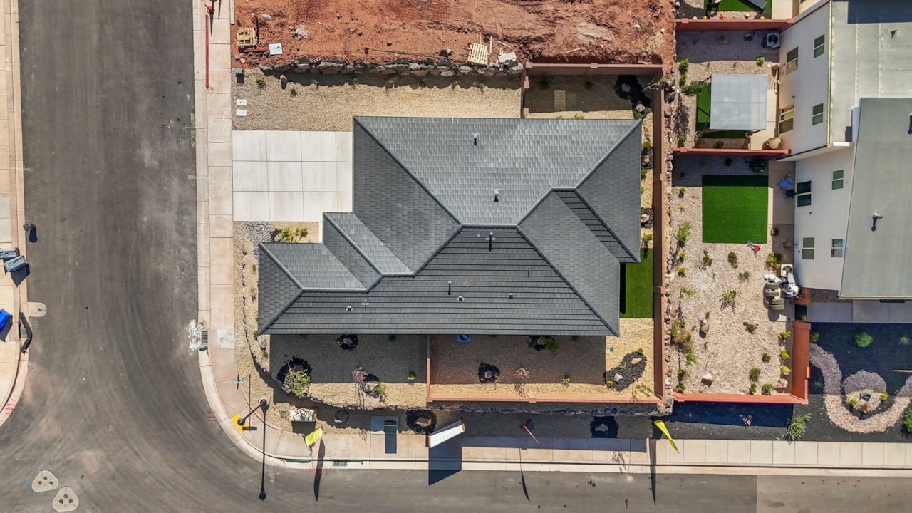 1089 E Coyote Crest DR Washington, UT 84780 home for sale, MLS#25-262473 - Erika Rogers Photo 9