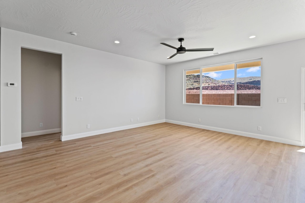 1026 E Coyote Crest DR Washington, UT 84780 home for sale, MLS#25-265687 - Erika Rogers Photo 14