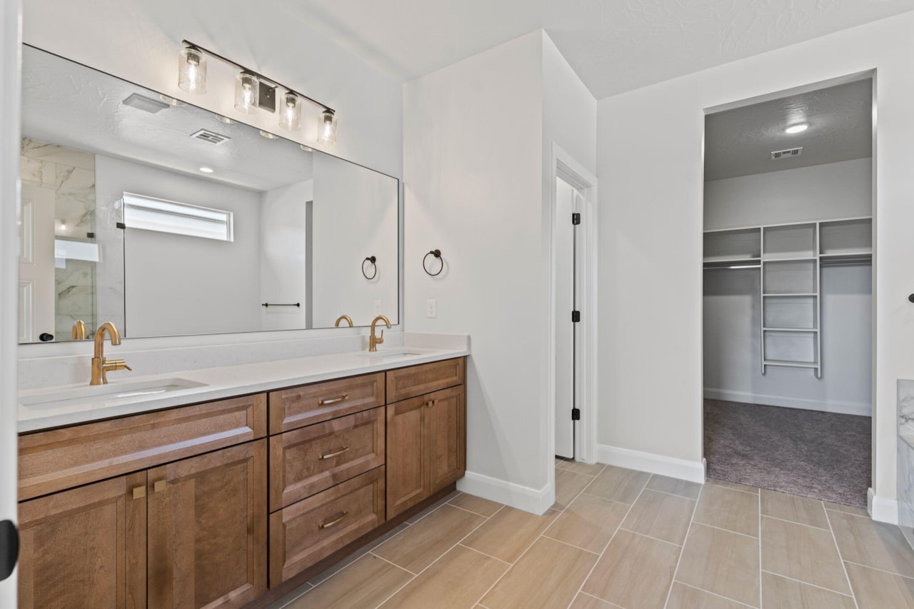 1026 E Coyote Crest DR Washington, UT 84780 home for sale, MLS#25-265687 - Erika Rogers Photo 19