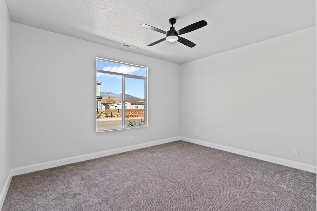 1026 E Coyote Crest DR Washington, UT 84780 home for sale, MLS#25-265687 - Erika Rogers Photo 25