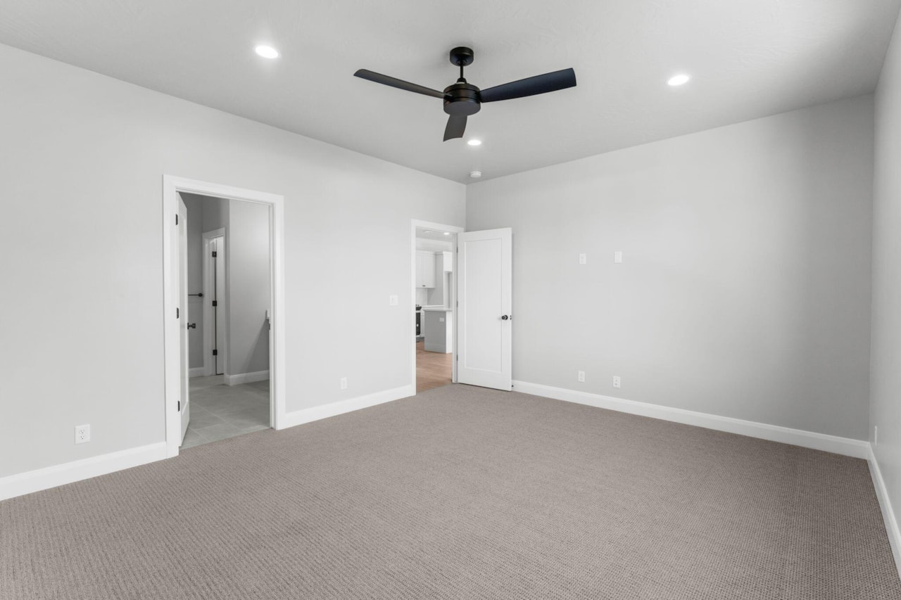 1089 E Coyote Crest DR Washington, UT 84780 home for sale, MLS#25-262473 - Erika Rogers Photo 30