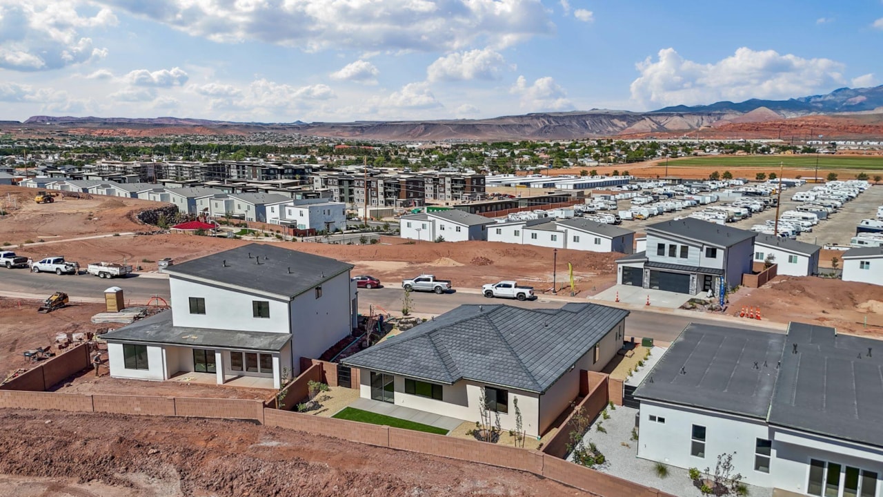 1026 E Coyote Crest DR Washington, UT 84780 home for sale, MLS#25-265687 - Erika Rogers Photo 31