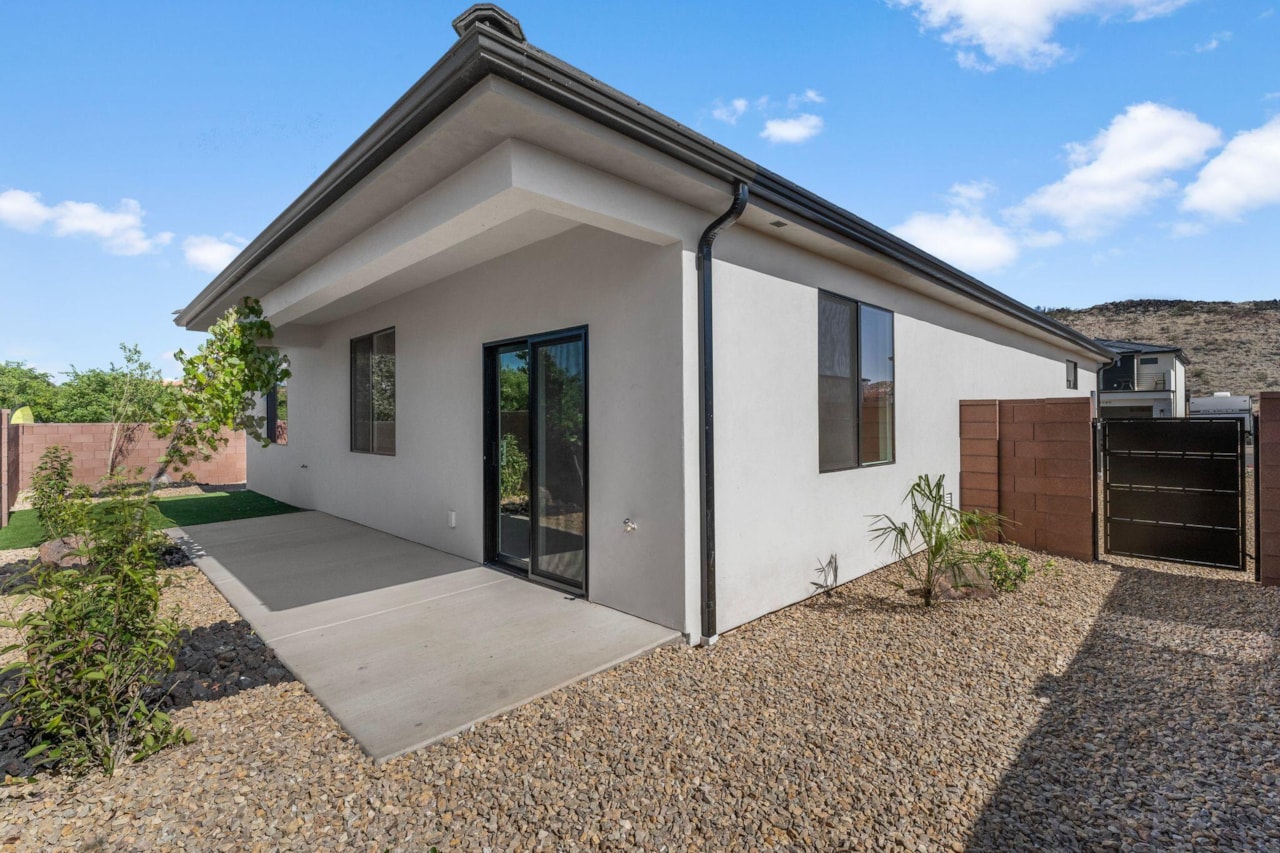 1089 E Coyote Crest DR Washington, UT 84780 home for sale, MLS#25-262473 - Erika Rogers Photo 38